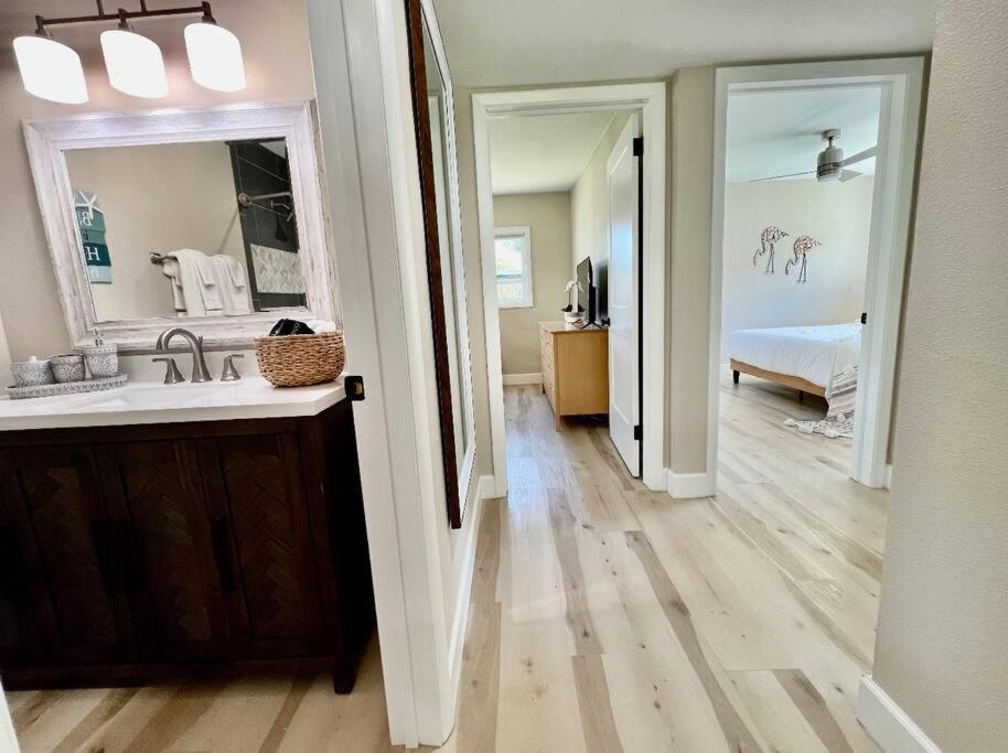Sea La Vie - Beach Town Charm+Newly Renovated Cocoa Beach Exteriör bild